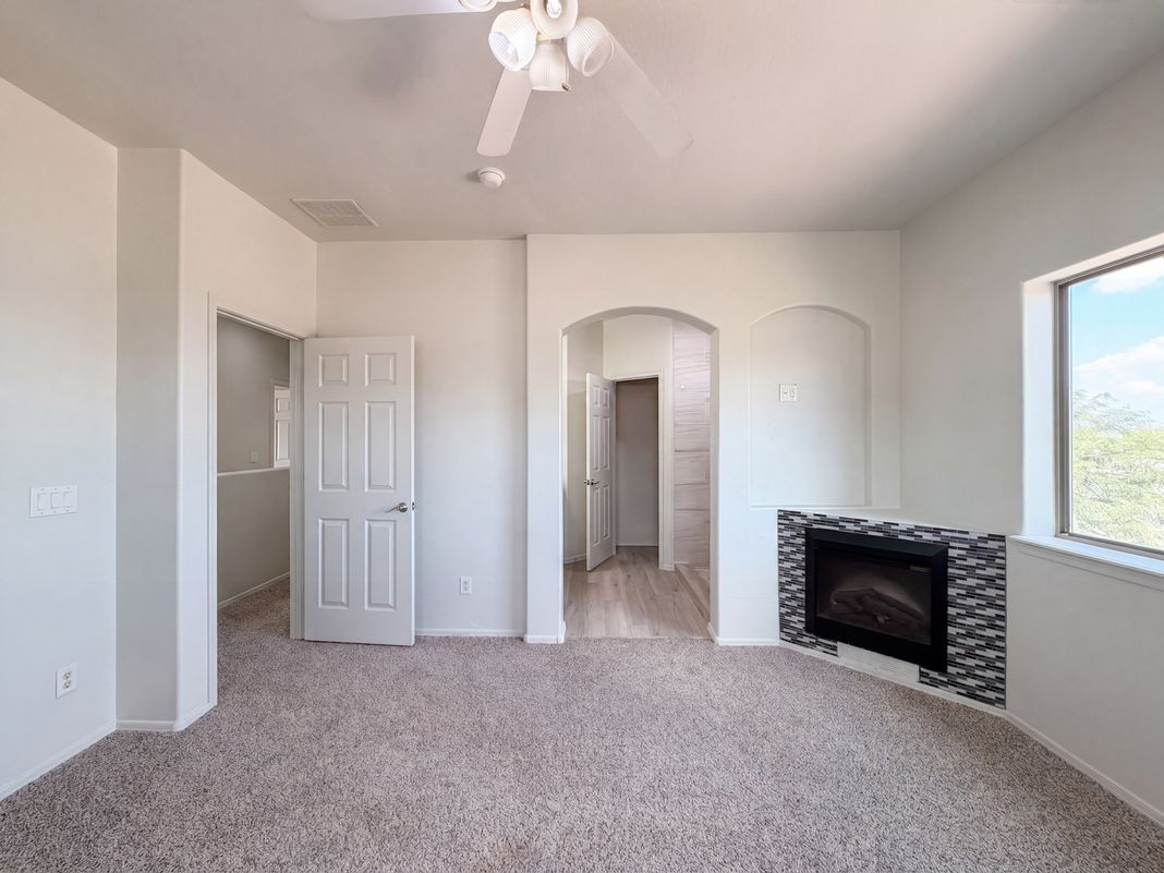 Photo 9 of 31 of 5641 S 10th Dr, Phoenix, AZ