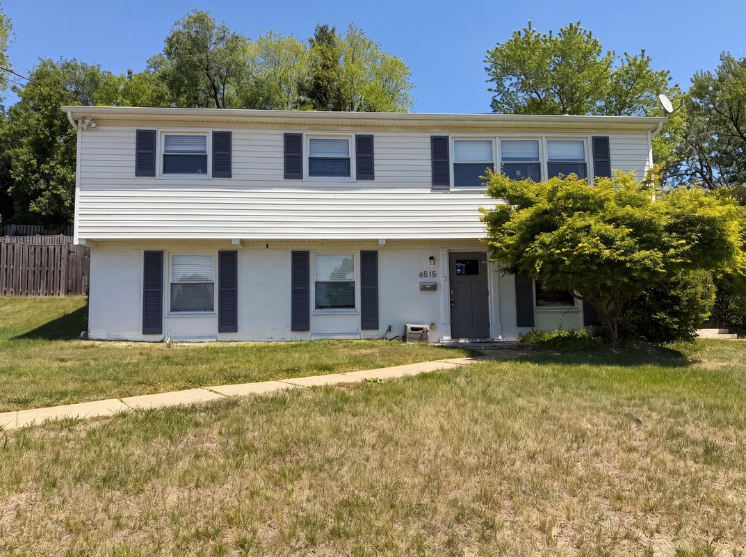 Property photo 1 of 6515 Carriage Dr