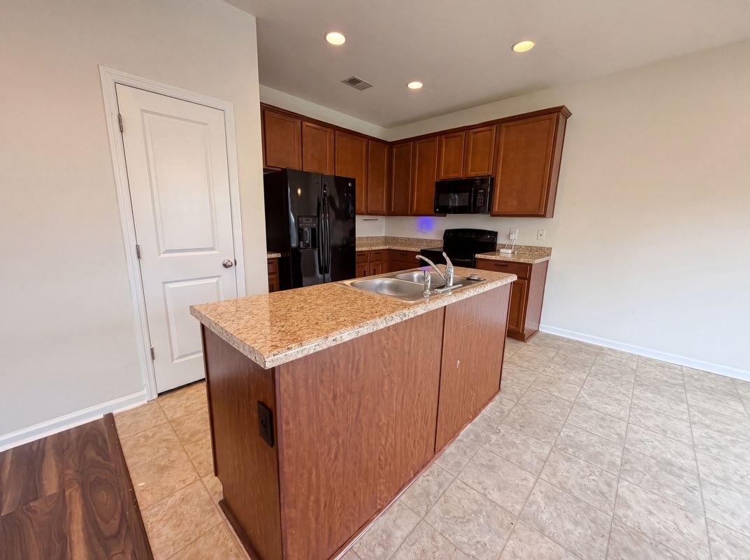 Photo 6 of 21 of 457 Stoney Field Dr, Moncks Corner, SC