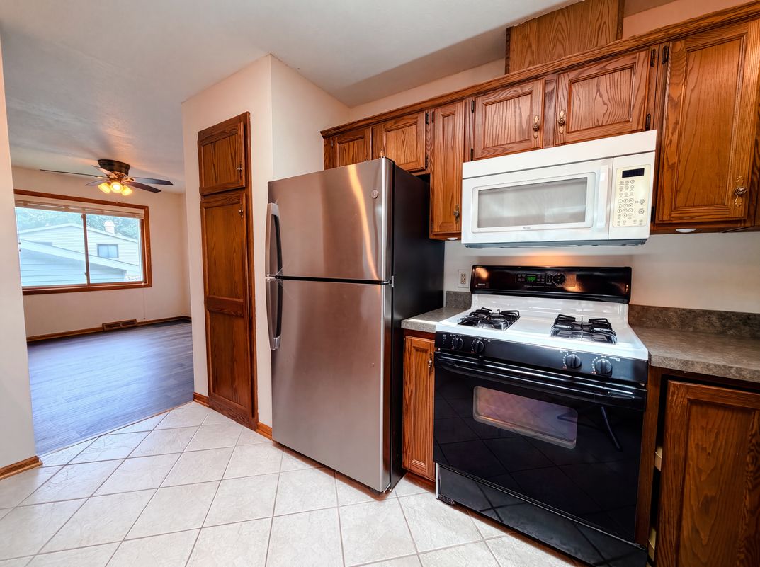 Photo 11 of 22 of 18216 Empire Trl, Farmington, MN