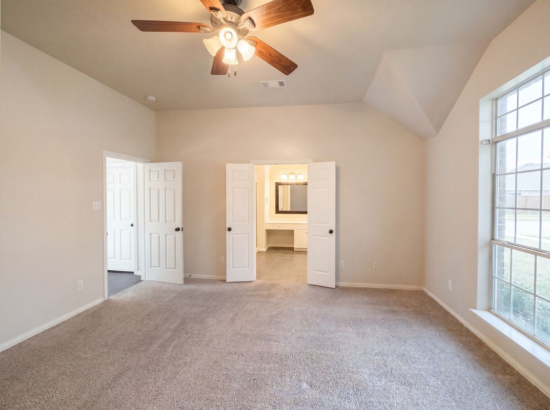Photo 4 of 17 of 1441 Forest Oaks Ct, Frisco, TX