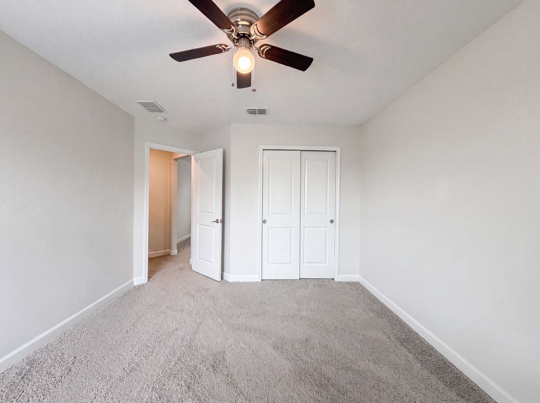 Photo 17 of 36 of 9709 Ivory Dr, Sun City Center, FL