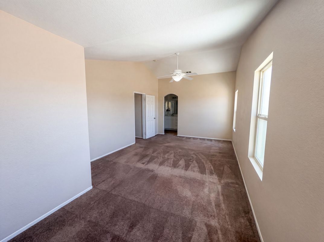 Photo 4 of 36 of 11401 Villa St, Adelanto, CA