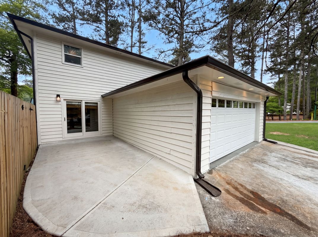 Photo 32 of 38 of 1772 Huntingford Dr, Marietta, GA