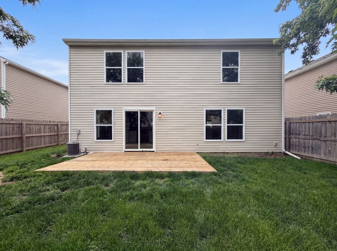 Photo 5 of 23 of 8134 S Firefly Dr, Pendleton, IN