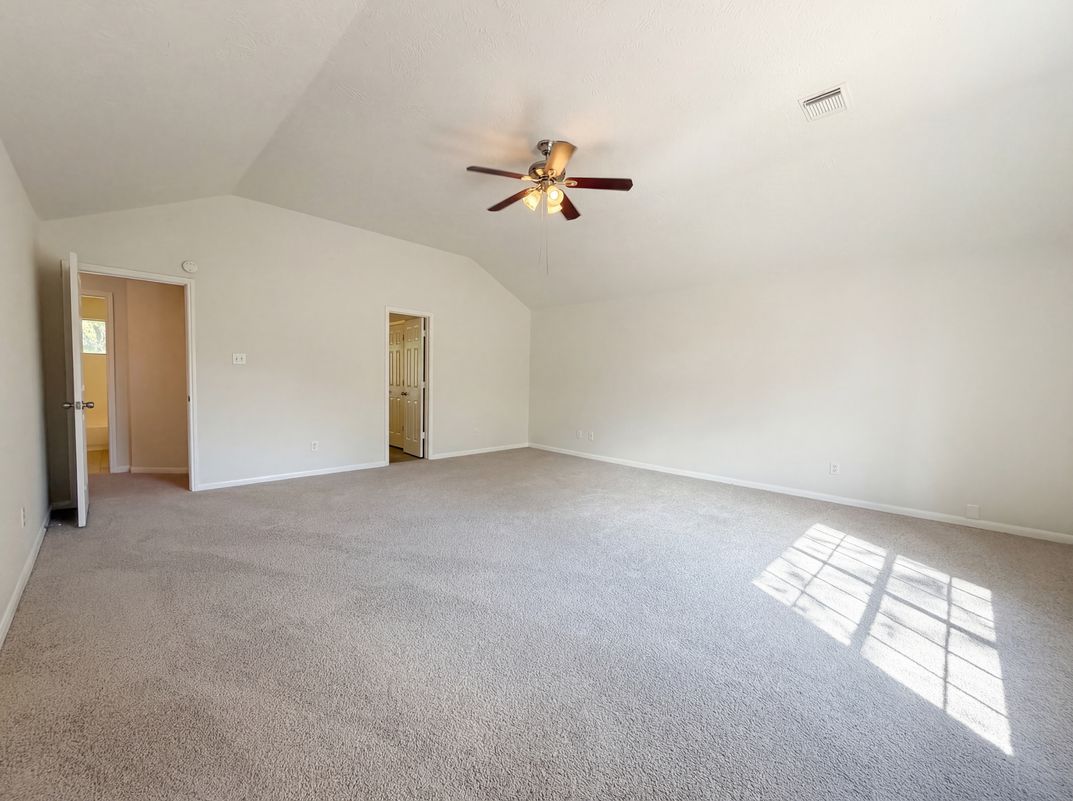 Photo 4 of 22 of 6831 Stratford Park Dr, Houston, TX