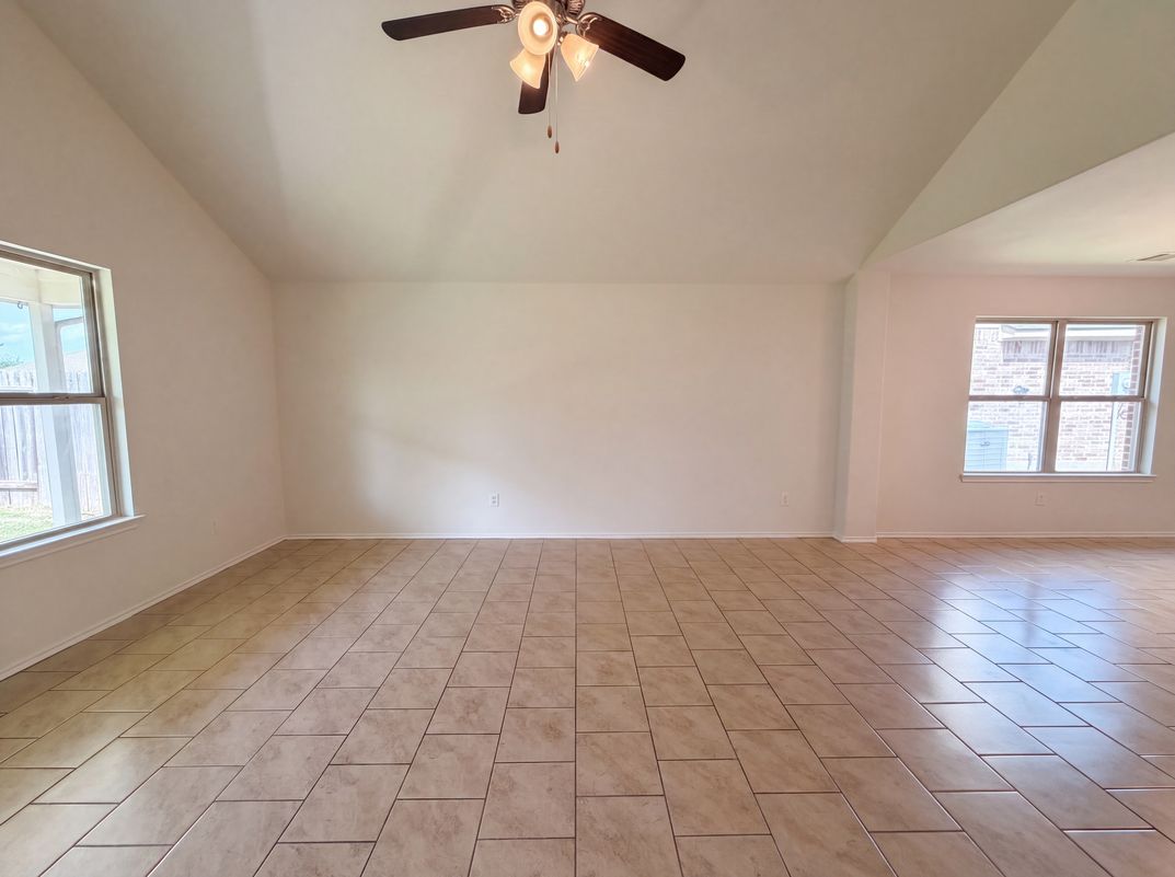 Photo 8 of 17 of 3603 Indigo Forest St, Spring, TX