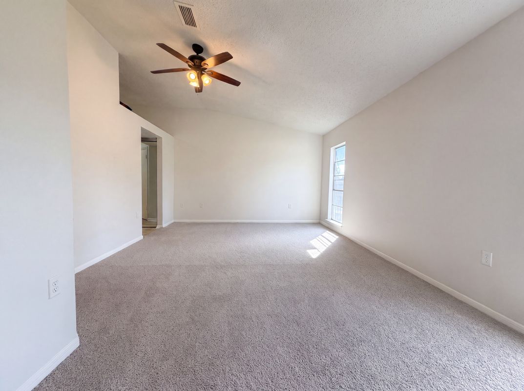 Photo 11 of 16 of 6806 Raintree Frst, San Antonio, TX