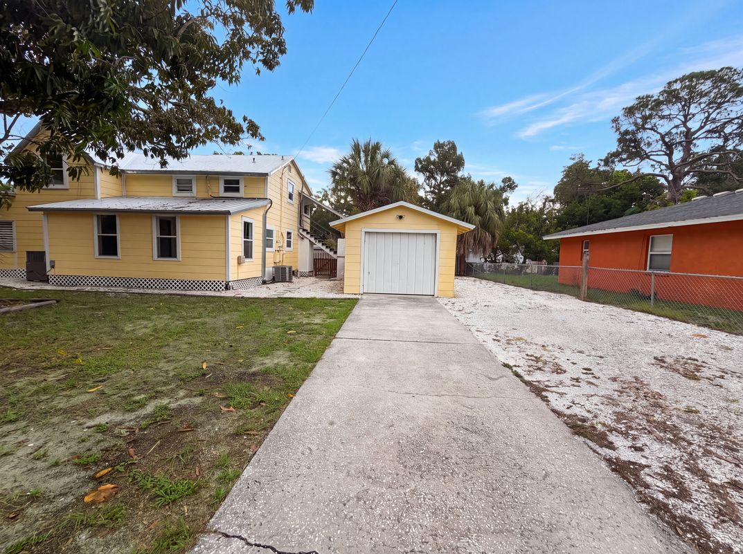 Photo 25 of 29 of 2231 9th Ave W, Bradenton, FL