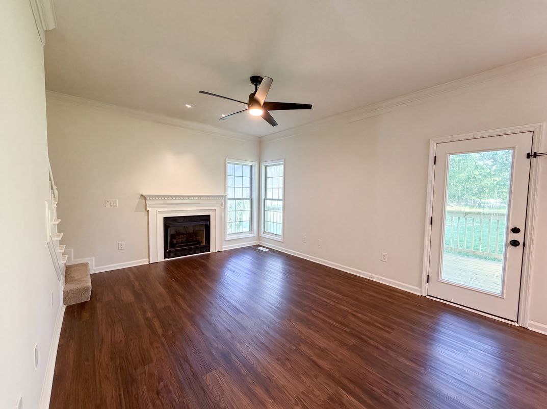 Photo 6 of 28 of 2120 Spring Lake Dr, Spring Hill, TN