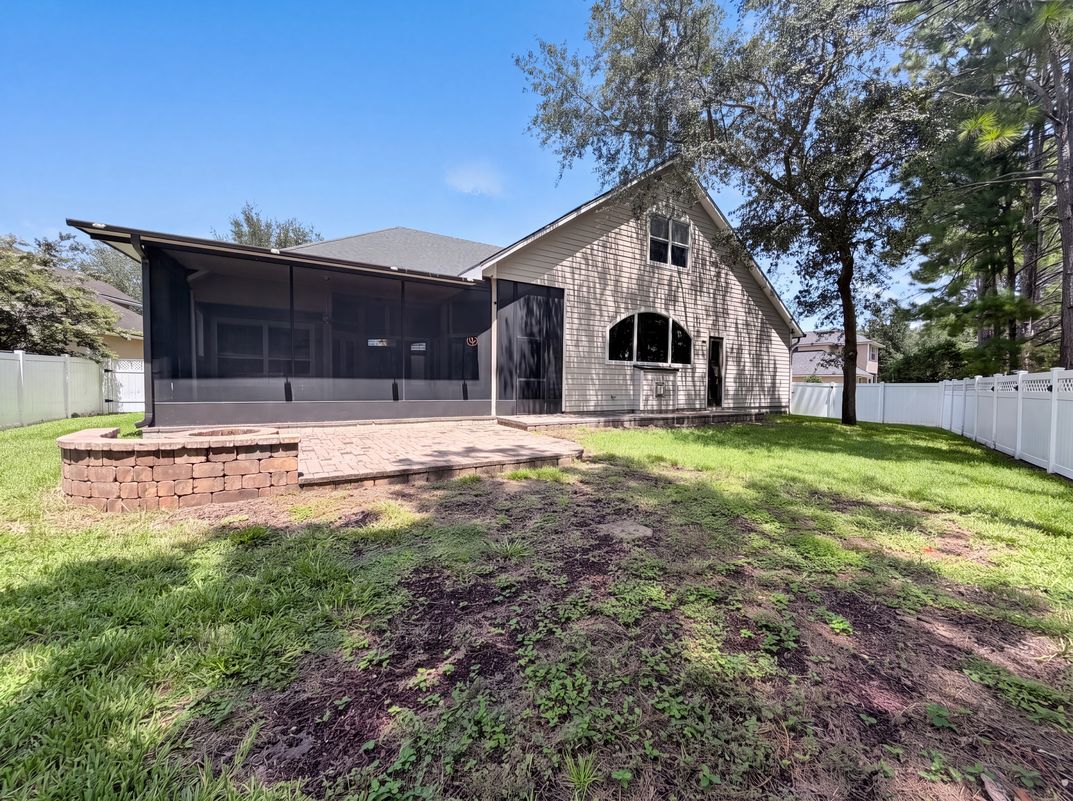 Photo 5 of 21 of 845 Songbird Dr, Orange Park, FL