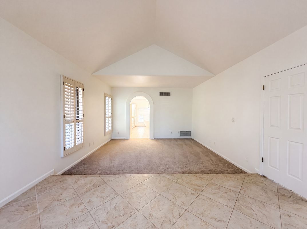 Photo 9 of 38 of 13816 N 50th St, Scottsdale, AZ
