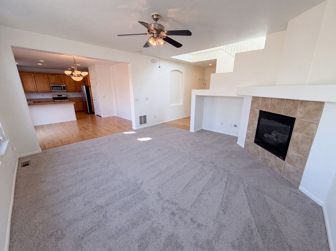 Photo 3 of 31 of 10253 Uravan St, Commerce City, CO