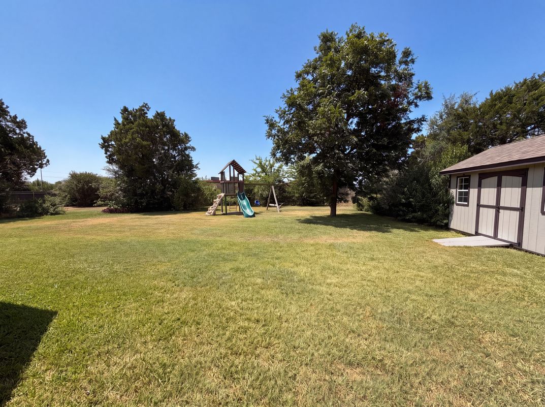 Photo 13 of 16 of 11117 Weatherford Dr, Belton, TX