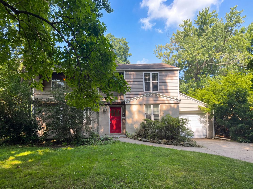 Photo 17 of 21 of 911 Foley Ave, Champaign, IL