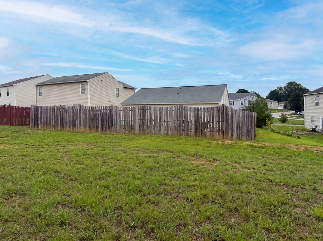 Photo 5 of 23 of 4 Bay Willows Ct, Greensboro, NC