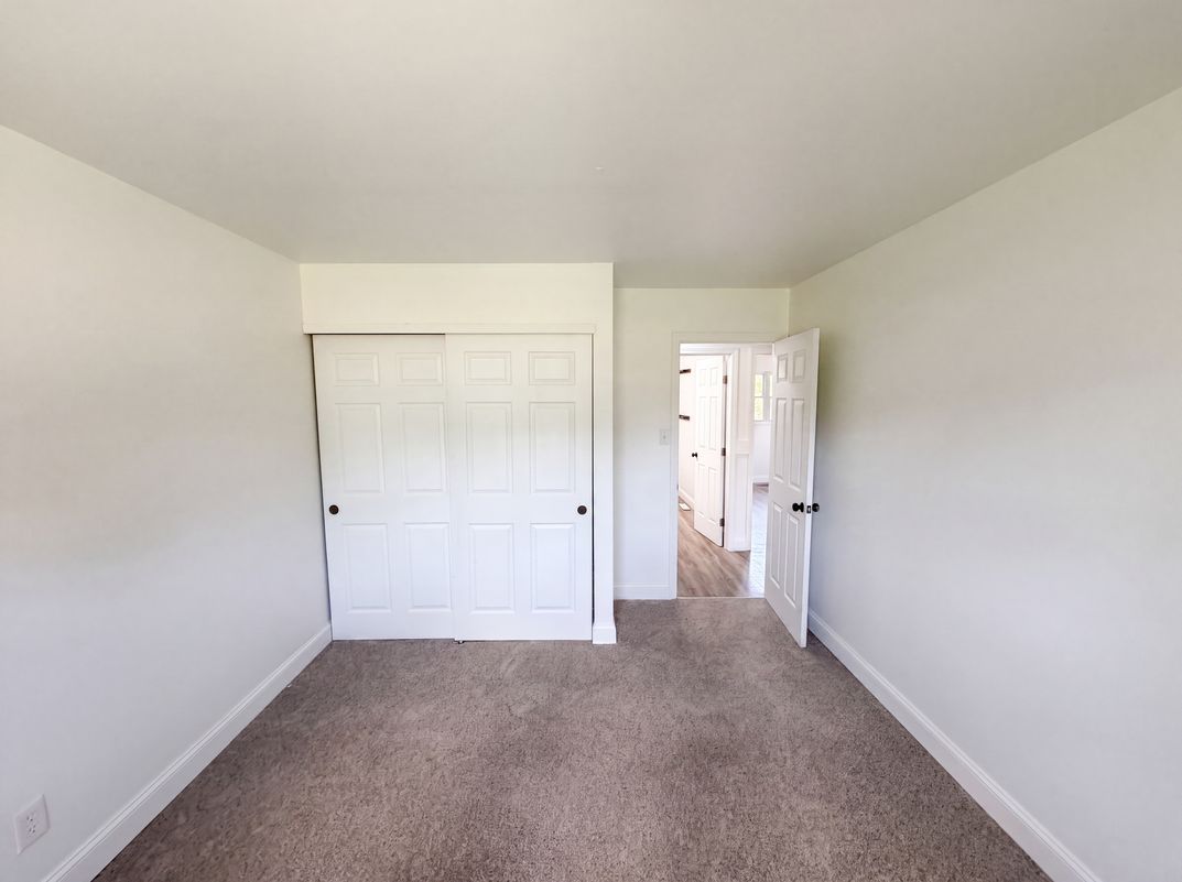 Photo 10 of 15 of 932 Lincoln Dr, Circleville, OH