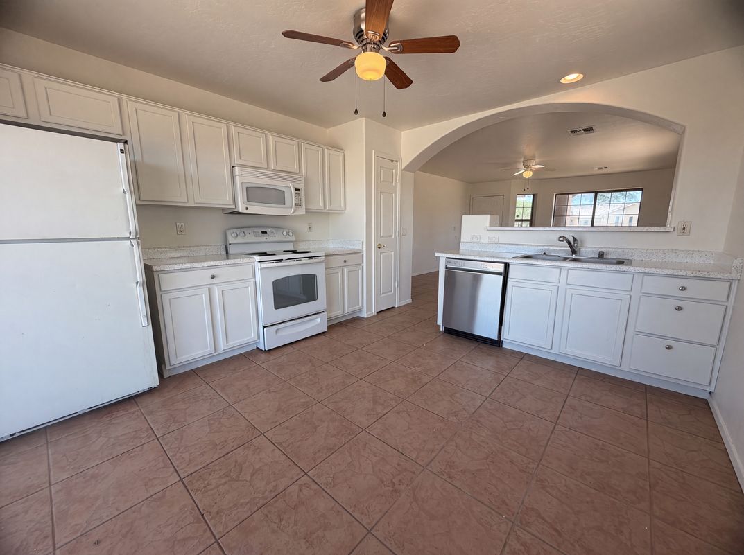 Photo 2 of 16 of 5829 E Preakness Dr, San Tan Valley, AZ