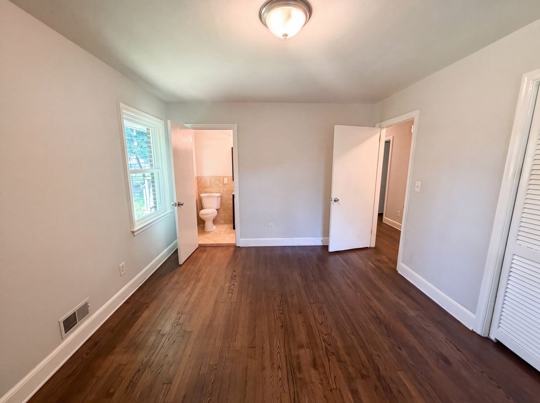 Photo 15 of 23 of 927 Greenlawn Dr, Columbia, SC