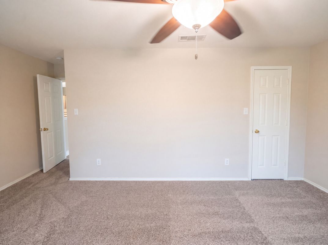 Photo 4 of 27 of 106 Forestview Rd, Hickory Creek, TX