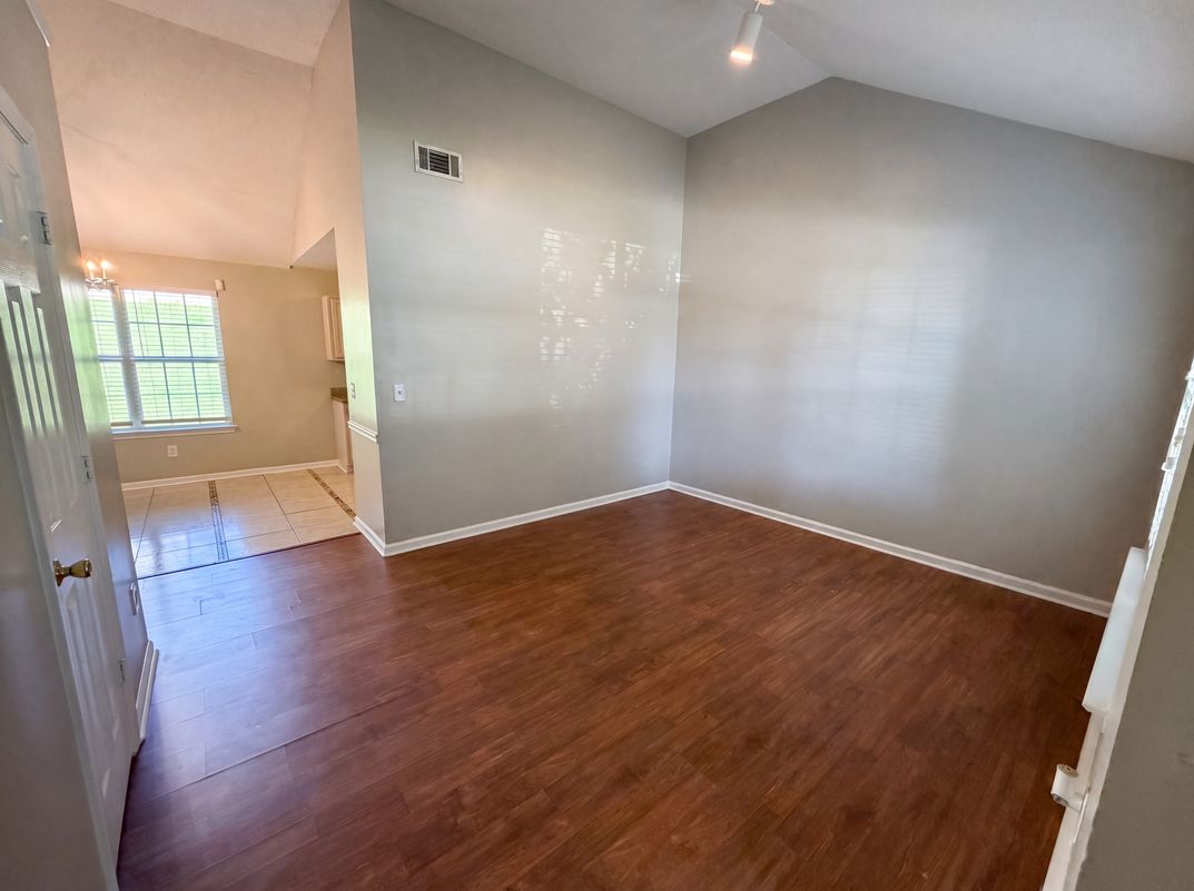 Photo 8 of 26 of 3045 Stonebridge Creek Dr, Lithonia, GA