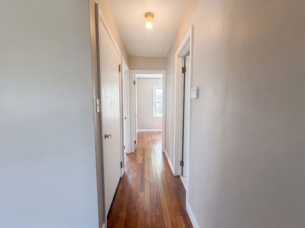 Photo 11 of 34 of 599 S Everett Ave, Columbus, OH