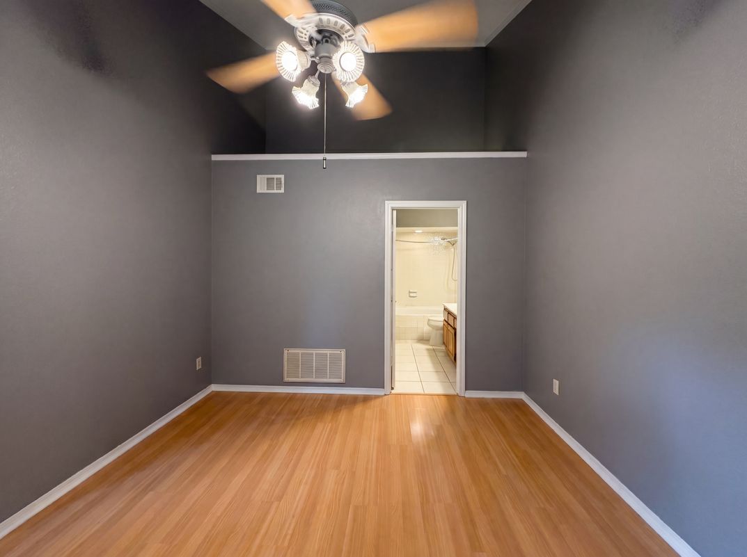 Photo 14 of 21 of 4242 N Capistrano Dr, Dallas, TX