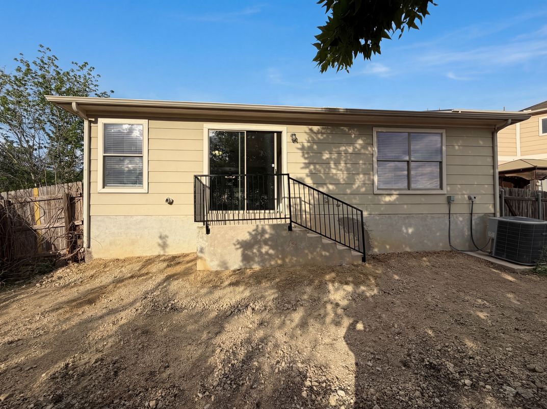 Photo 5 of 17 of 5708 Maxfli Dr, Schertz, TX