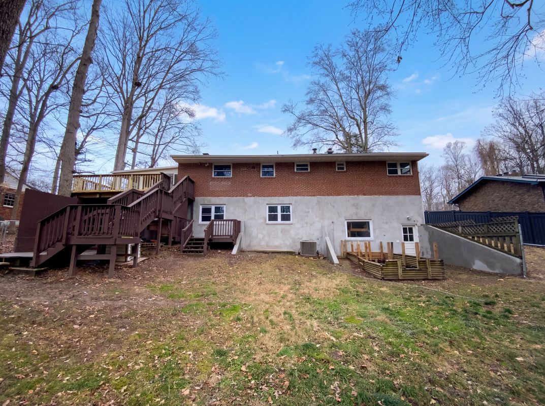 Photo 5 of 17 of 18320 Candice Dr, Triangle, VA