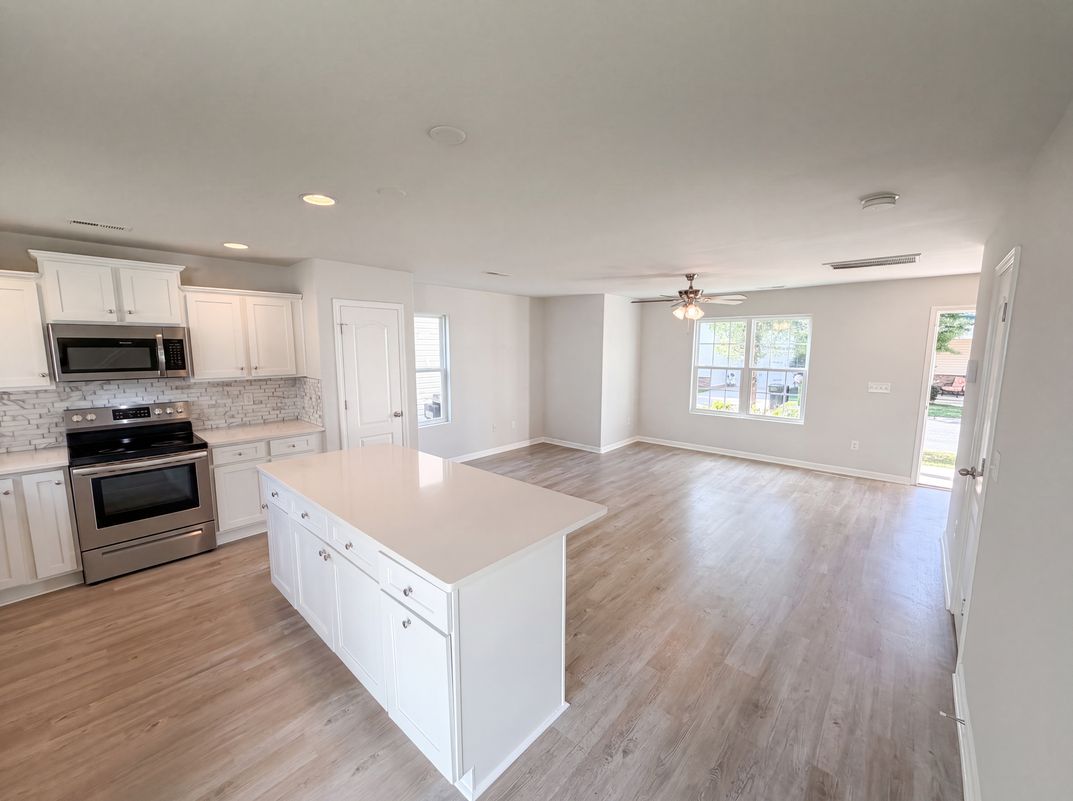 Photo 9 of 21 of 8222 Gabon Ct, Charlotte, NC