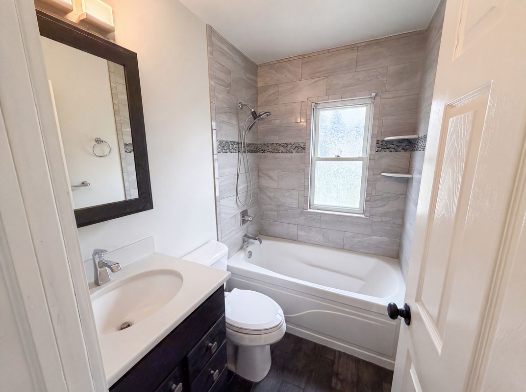 Photo 6 of 20 of 17590 Eastland St, Roseville, MI