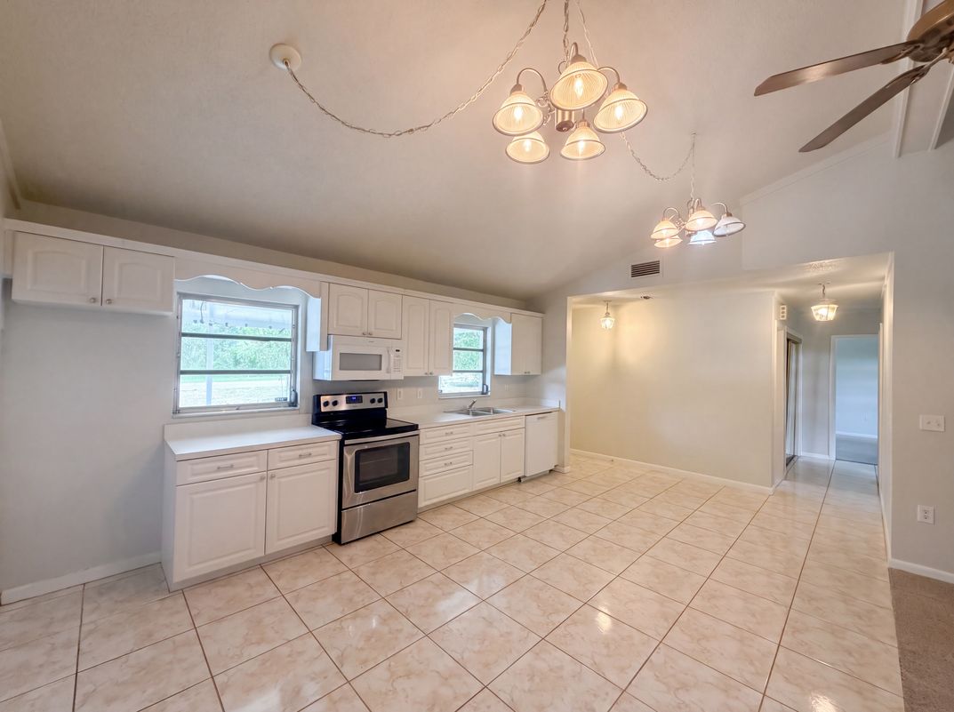Photo 6 of 22 of 1870 N Seminole Rd, Avon Park, FL