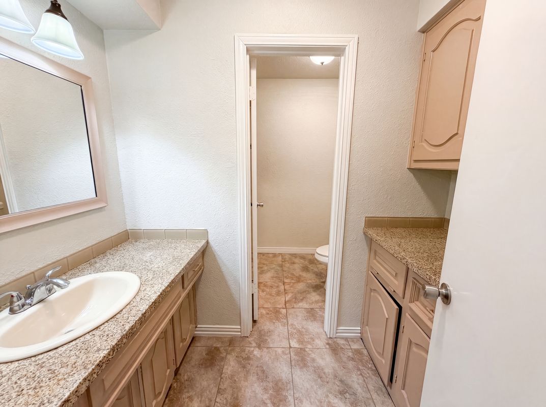 Photo 15 of 21 of 316 Brookwood Dr, Desoto, TX