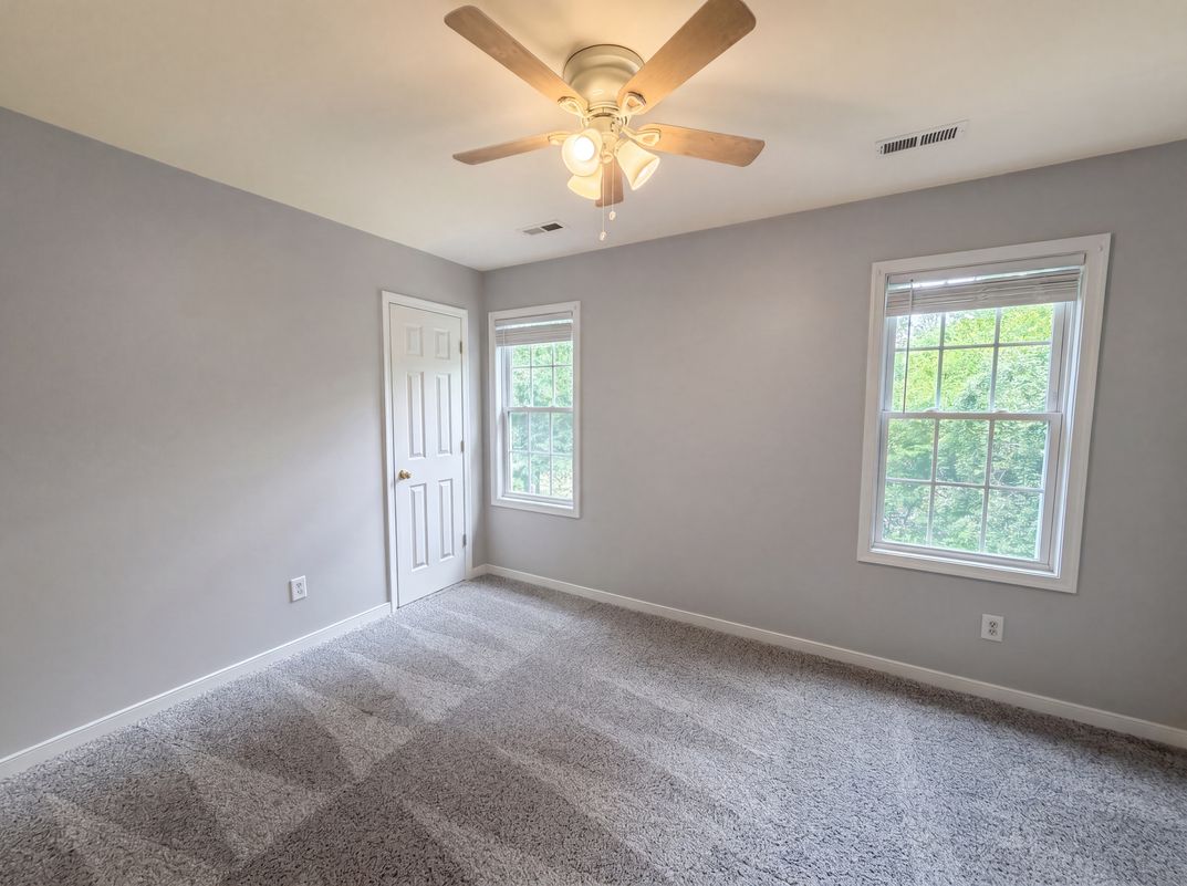 Photo 12 of 19 of 2566 Brookforest Ct, Midlothian, VA