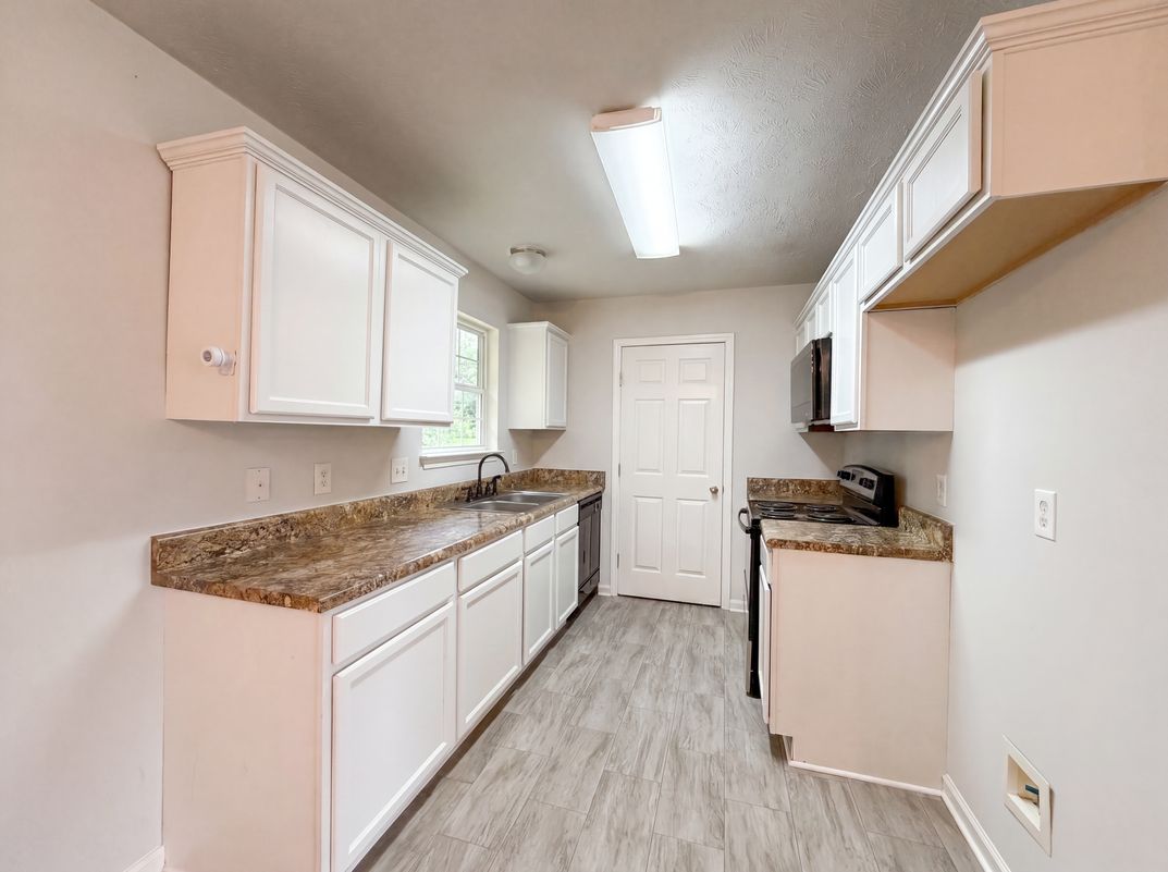 Property photo 2 of 1125 Sima Shabat Ct