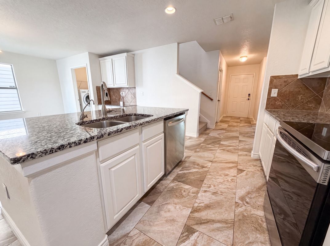 Photo 6 of 22 of 5923 Cielo Rnch, San Antonio, TX