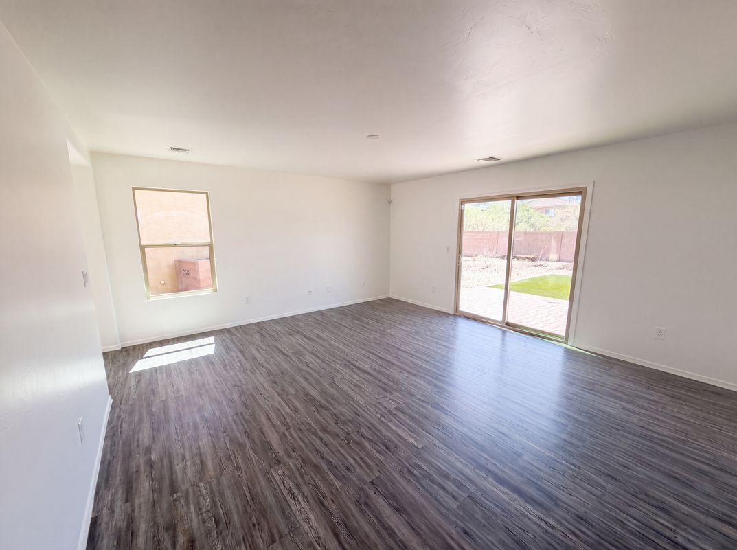 Photo 9 of 21 of 935 W Placita Canalito, Green Valley, AZ
