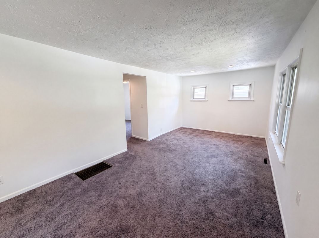 Photo 6 of 20 of 736 Bettes Ave, Akron, OH