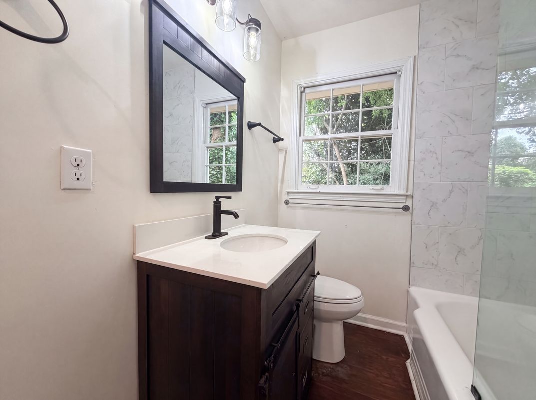 Photo 11 of 18 of 856 Glenway Dr, Atlanta, GA