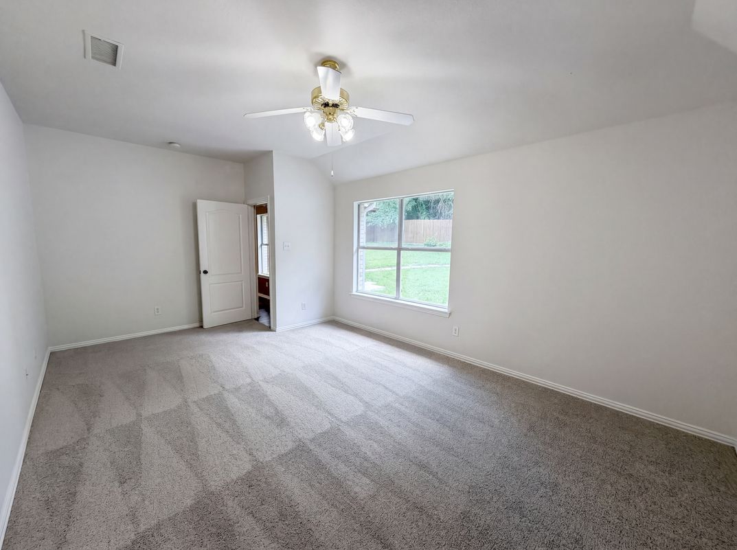 Photo 7 of 19 of 525 Hidden Oak Ln, Rockwall, TX