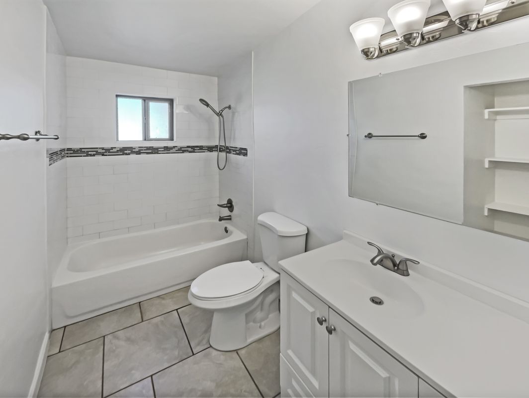 Photo 6 of 17 of 802 W Tipton Dr, Tucson, AZ