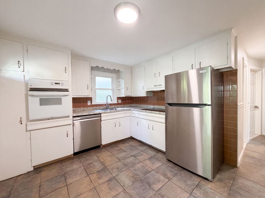 Property photo 2 of 17 Vineyard St