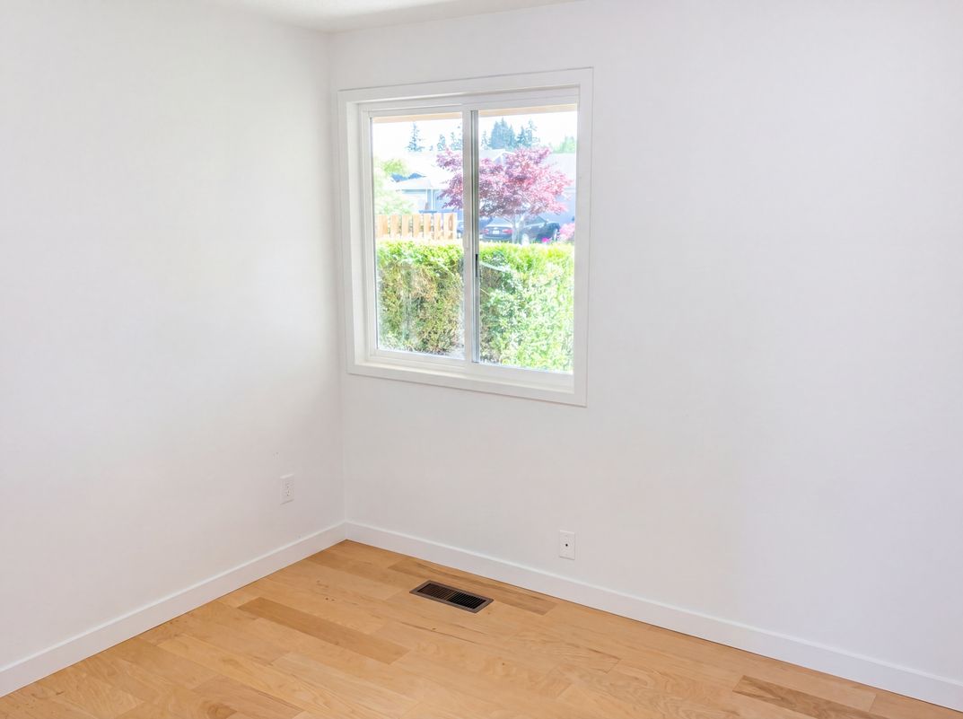 Photo 6 of 36 of 4927 Trade Wind Ave N, Keizer, OR