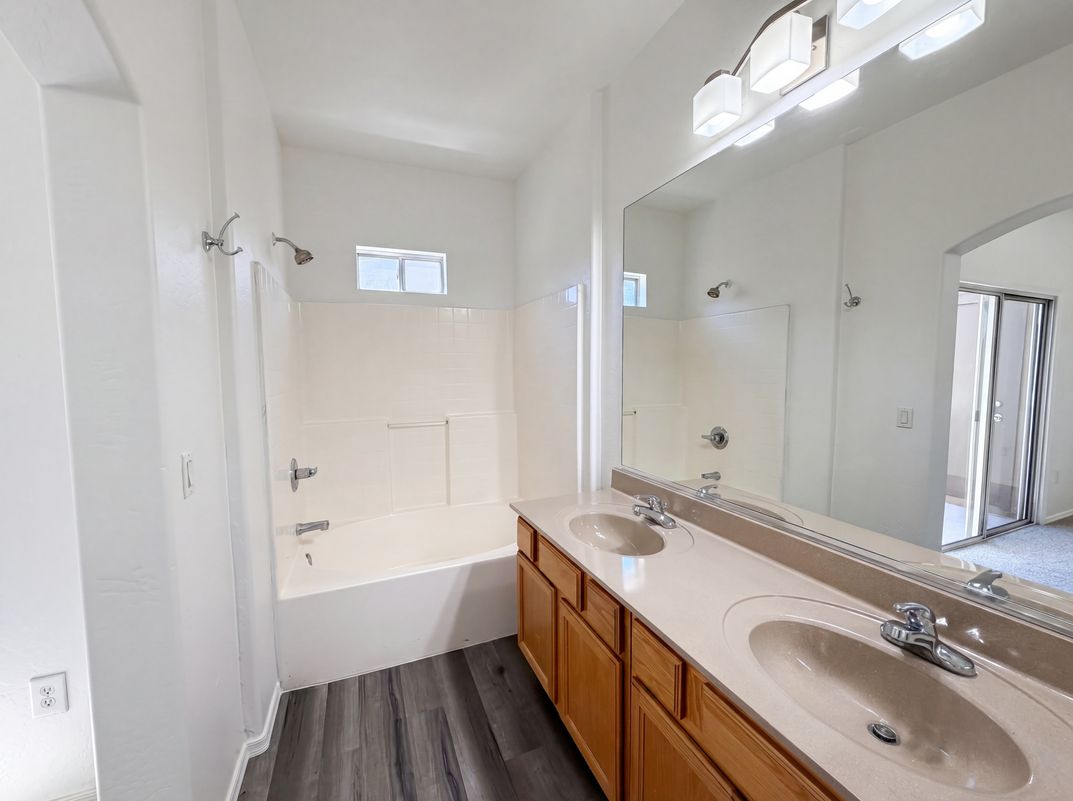 Photo 7 of 22 of 1718 W Colter St, Phoenix, AZ