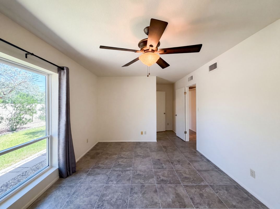 Photo 11 of 24 of 2346 E Mescal St, Phoenix, AZ