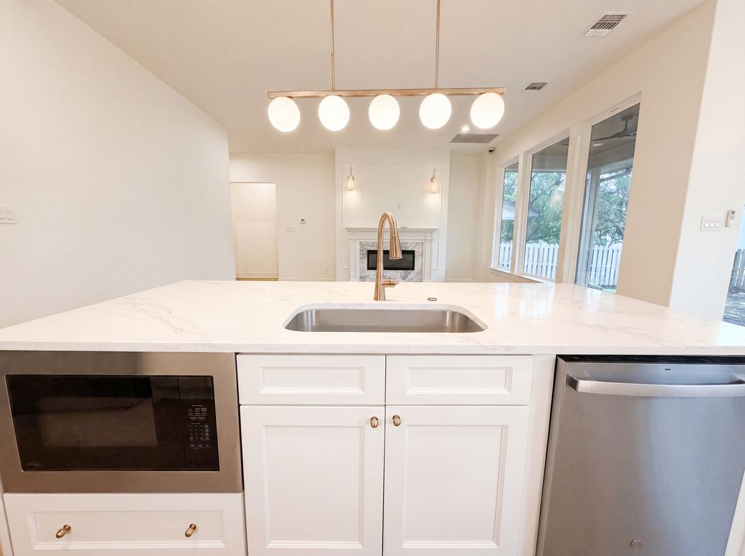 Photo 8 of 21 of 4211 Honeycomb St, San Antonio, TX