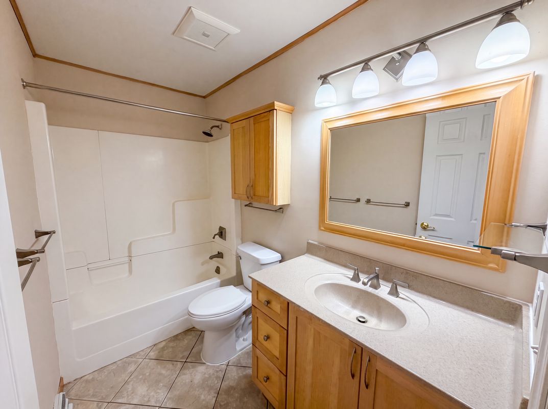 Photo 17 of 27 of 5243 Latta St, Saint Paul, MN