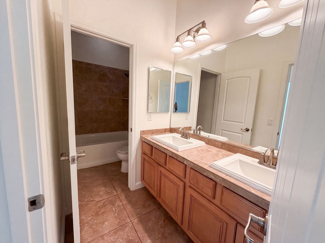 Photo 8 of 40 of 701 E Charlevoix Ave, Gilbert, AZ
