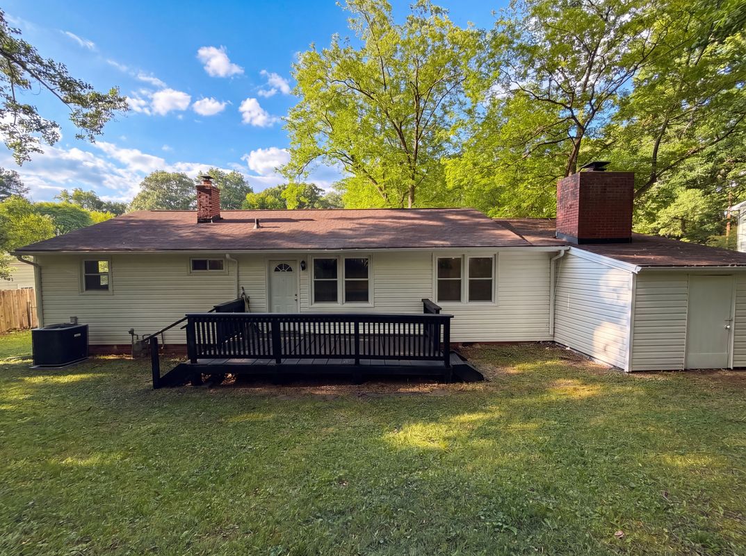 Photo 5 of 14 of 310 Robin Hood Dr, Raleigh, NC