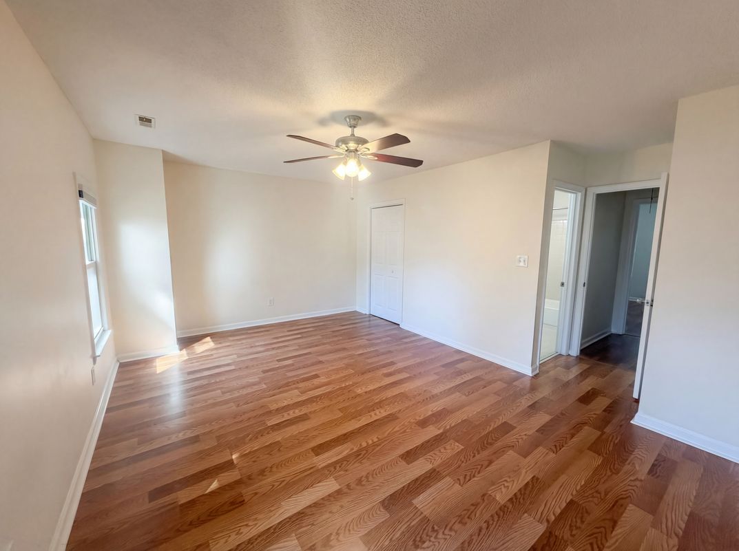 Photo 4 of 17 of 5621 Split Oak Way, Raleigh, NC